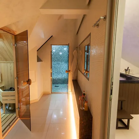 Barovic And דירה *